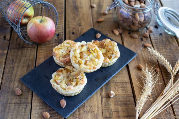 Almond tart with apples