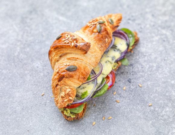 Croissants with crunchy salad and blue cheese
