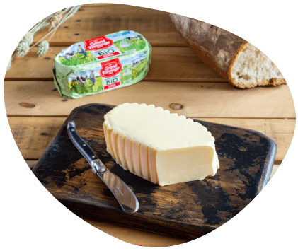 bulle-beurre-moulé-bio-grand-fermage-avec-pain