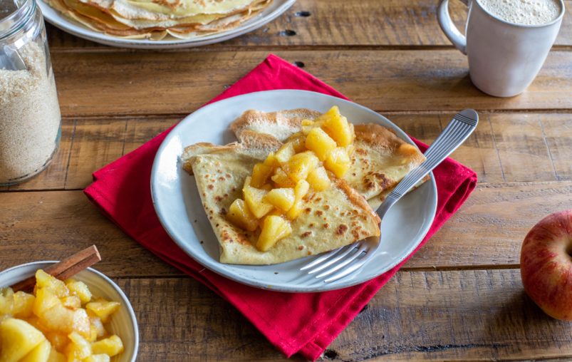 recette-pate-a-crepes-et-pommes-caramelisees-au-beurre-charentes-poitou-aop-doux-grand-fermage