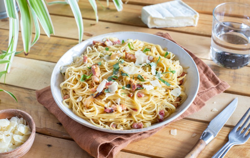 recette-spaghettis-aux-lardons-et-au-fromage-crémeux-du-poitou-grand-fermage-HD