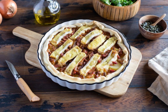 Pie with potatoes, bacon lardons and Crémeux du Poitou cheese