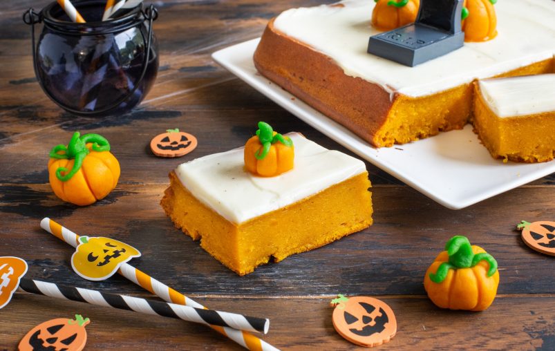 Holiday's idea: Halloween pumpkin cake