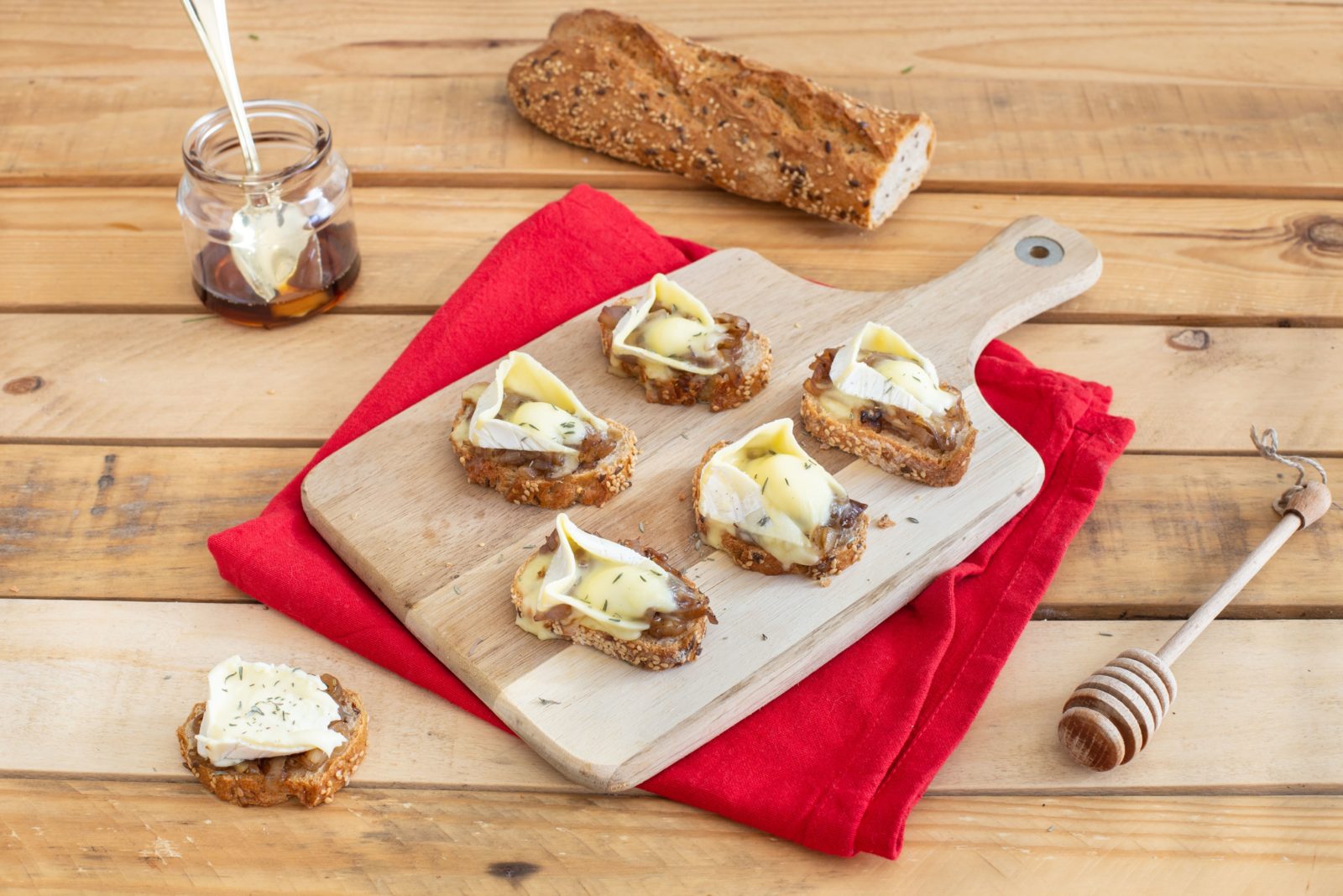 Toasts à la fondue d&amp;#39;échalotes et au Délice de la Loire