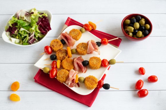 Brochettes méditerranéennes aux panés au camembert