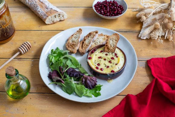 Baked Délice de la Loire with garlic toast