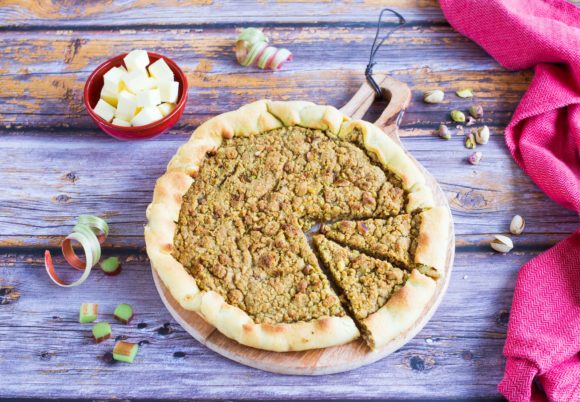 Rustic rhubarb tart with pistachio crumble