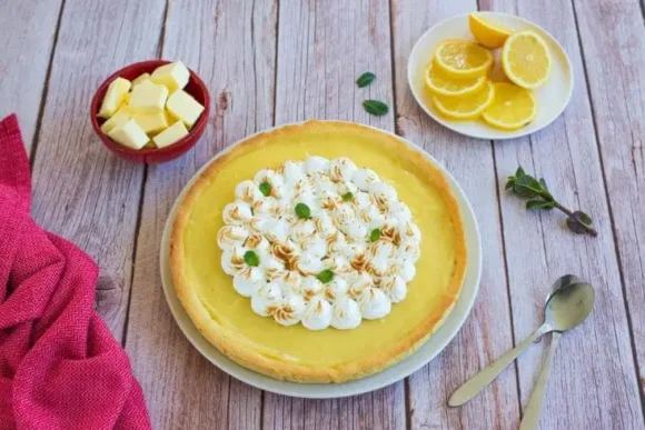 Lemon meringue tart