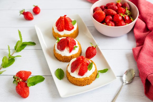Breton shortbread with strawberries and Chantilly
