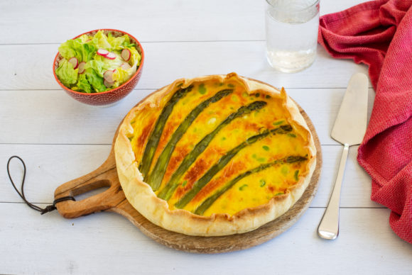 Tarte aux asperges et aux fèves