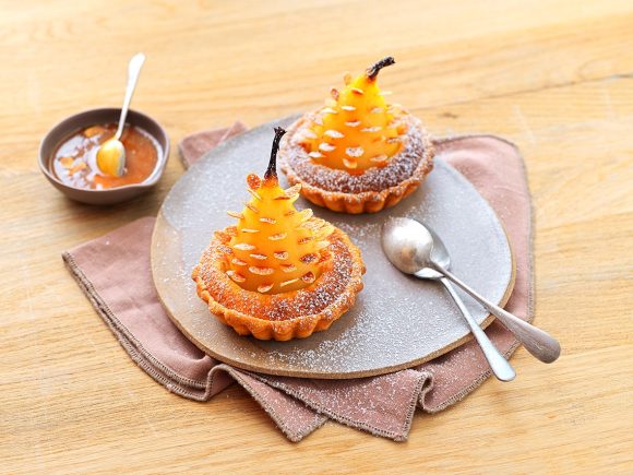 Hedgehog tarts with almond and pear